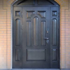 Арочная металлофиленчатая дверь