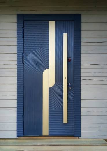 Дверь МДФ в современном стиле (фото на объекте)