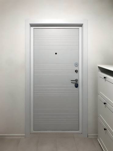 Фото установленной двери