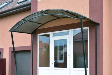 Козырек над входной группой