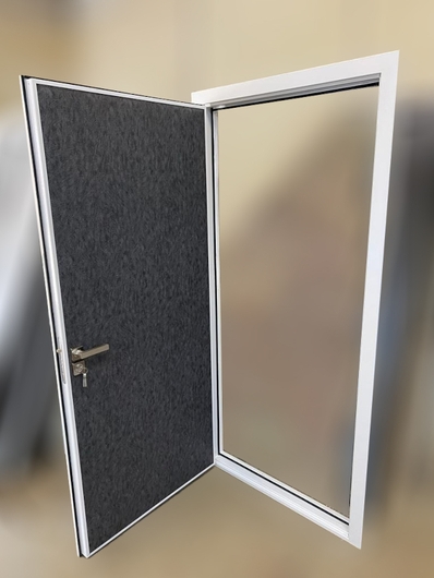 Металлическая термодверь с винилискожей внутри