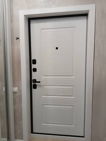 Панель белого цвета