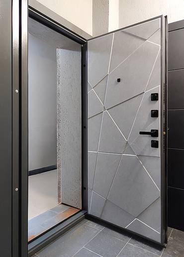 Панель серого цвета