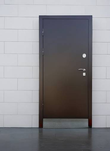 Порошковая дверь с отбойником