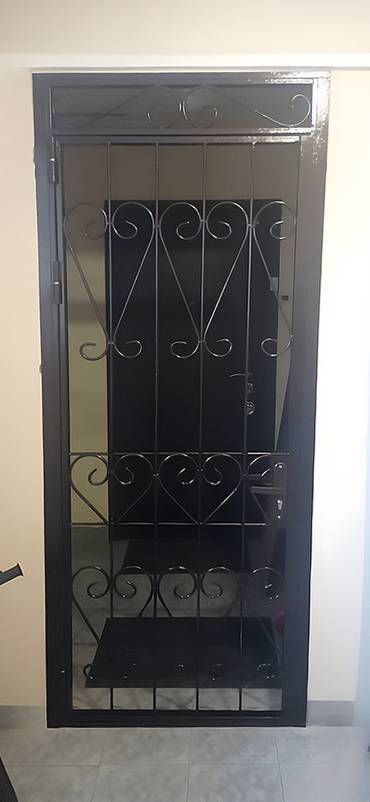 Решетчатая дверь