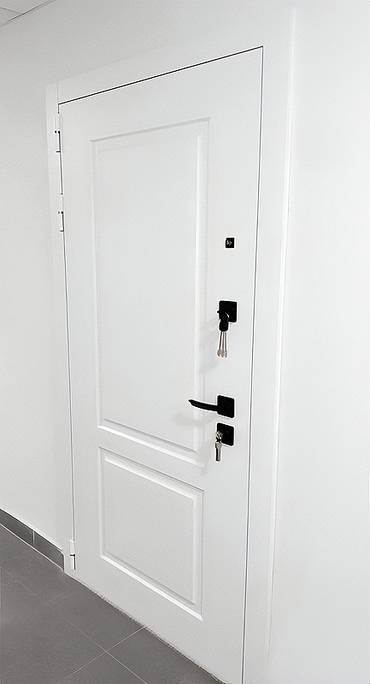 Стальная белая дверь МДФ